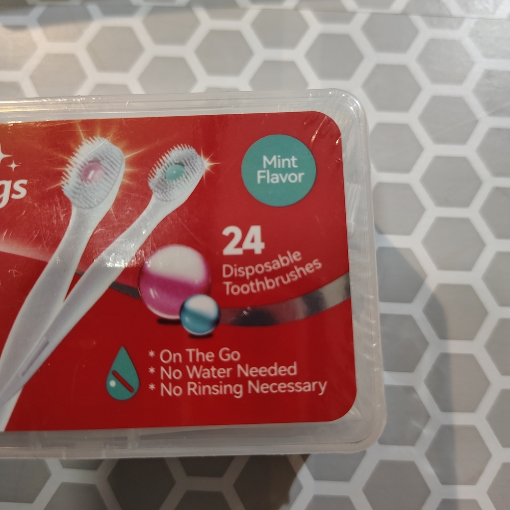 Mini Brushes With Mint Toothpaste (24) - Picture 4 of 9